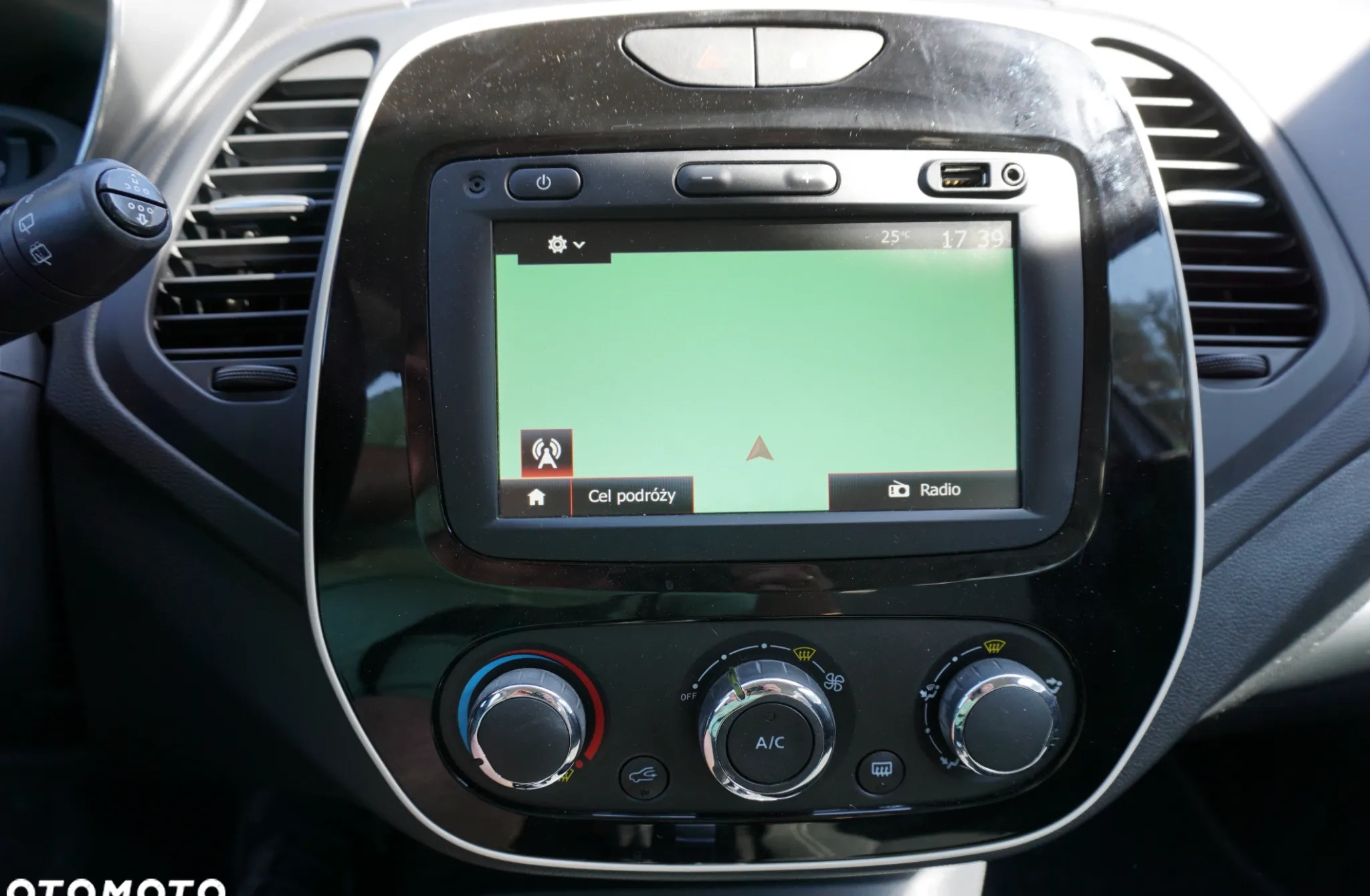 Renault Captur cena 59900 przebieg: 36000, rok produkcji 2019 z Praszka małe 172